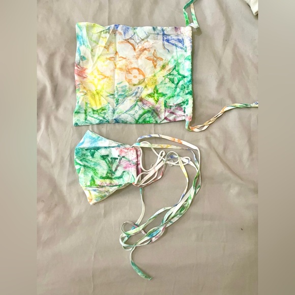 Louis Vuitton pastel face mask - Picture 3 of 3